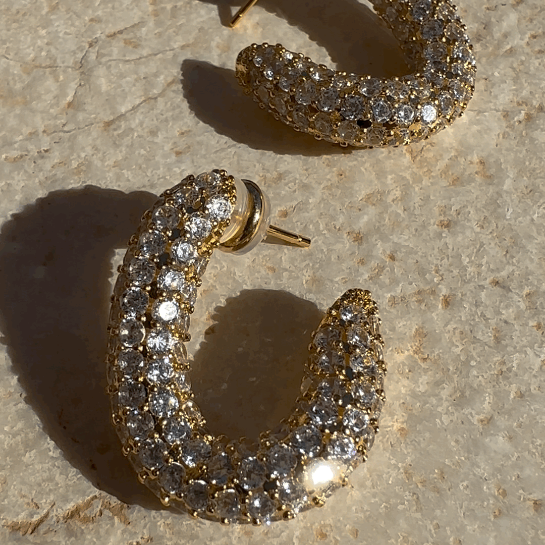 Sparkling GIGI - Edel vergoldete Kristall Creolen mit Twist - Filippa Firenze