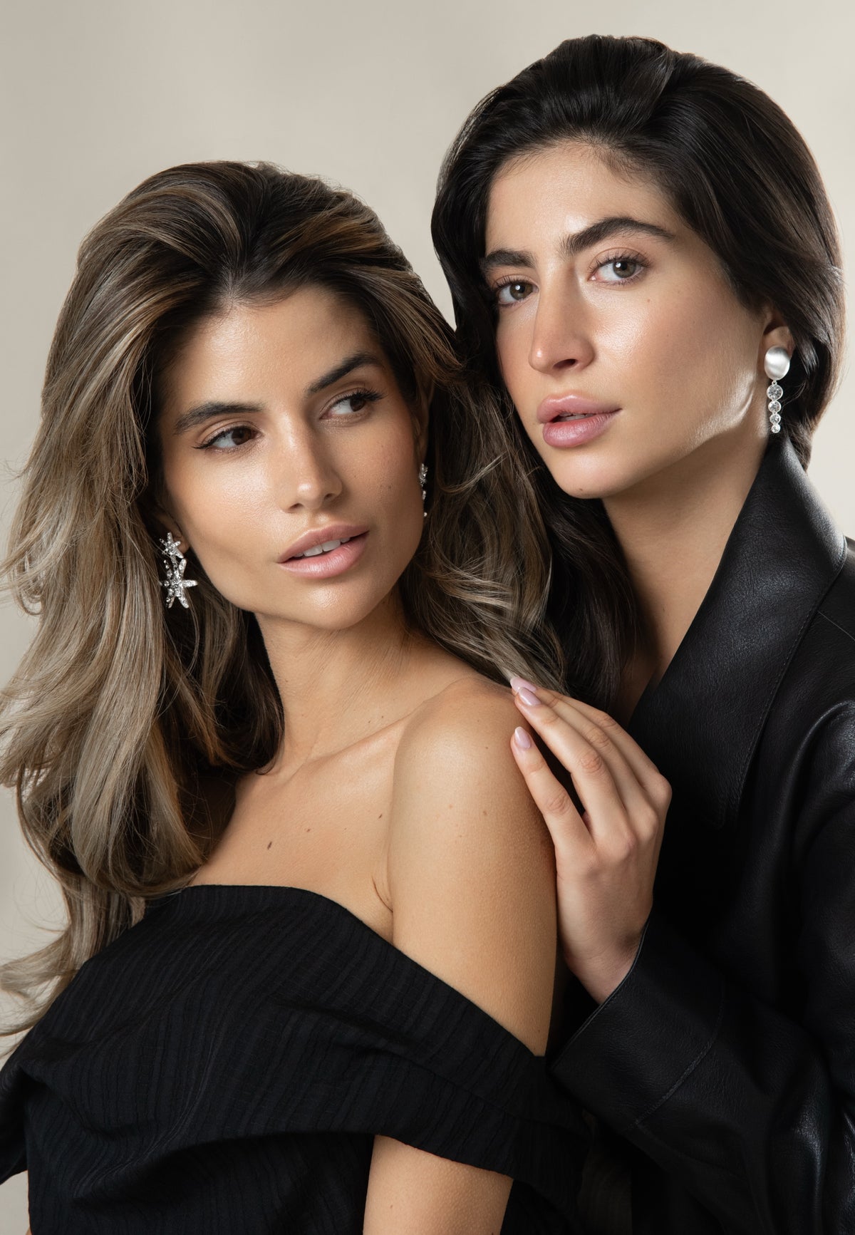 "Stella" - Versilberte Stern-Ohrringe mit funkelnden Kristallen