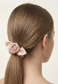 Fiorina - Satin Rosen-Scrunchie in zartem Rosa