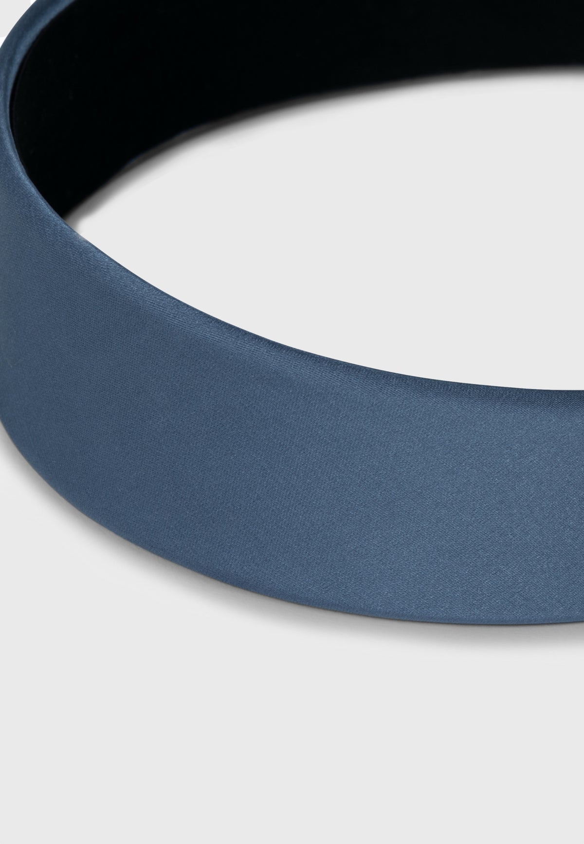 CinCin - Flacher Satin Haarreif in Blue Perennial