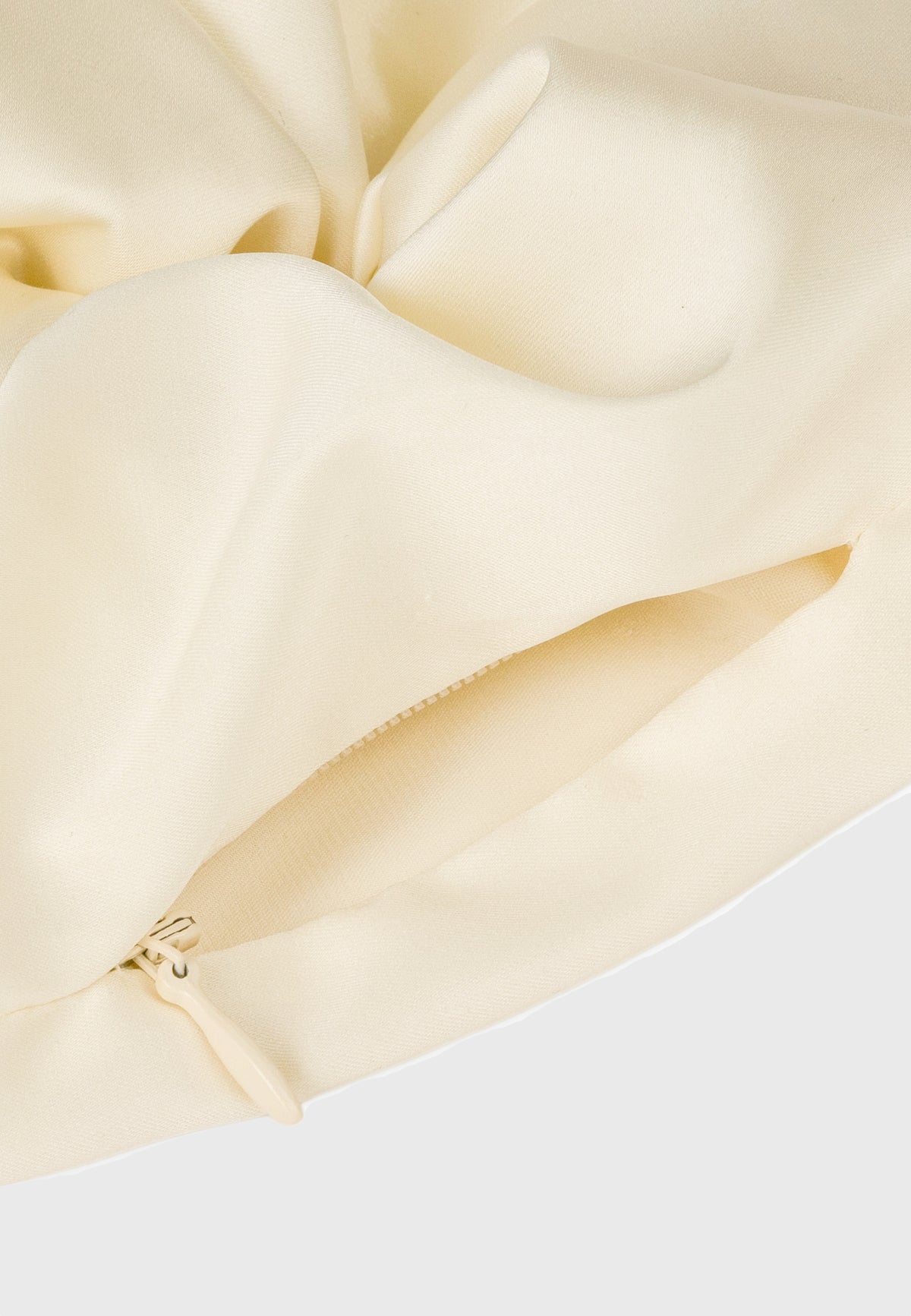 Amaretto - Satin Scrunchie in Creme