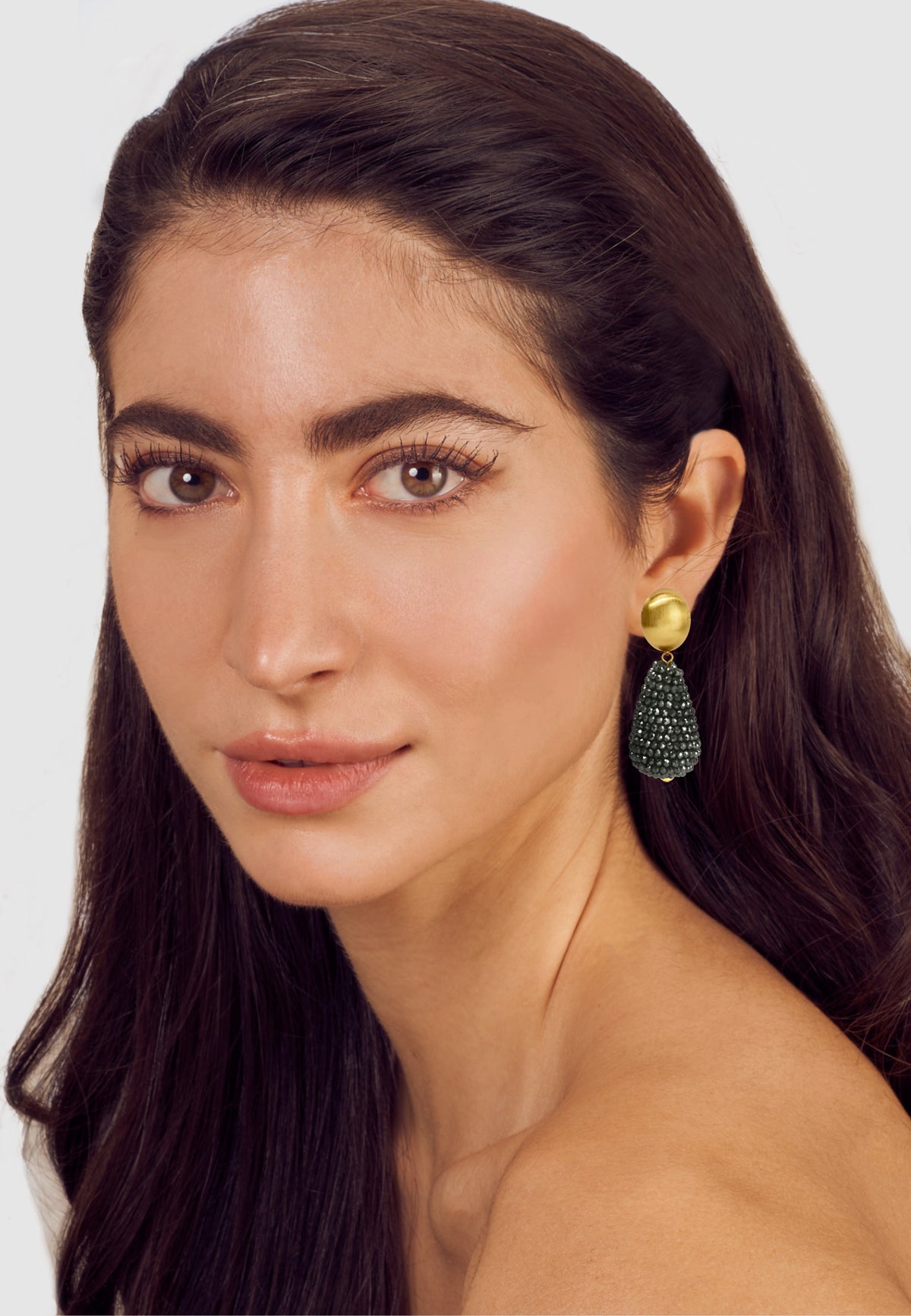 Drama alla Scala - Elegant gold ear clips made of crystals