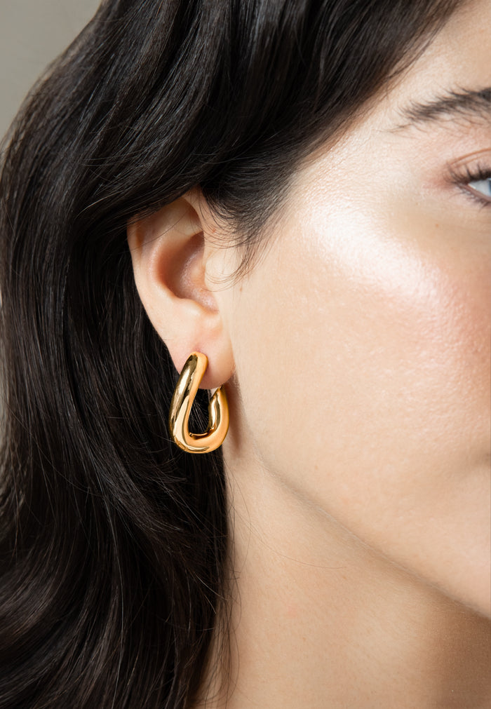 GIGI - Vergoldete Creolen mit modernem Twist