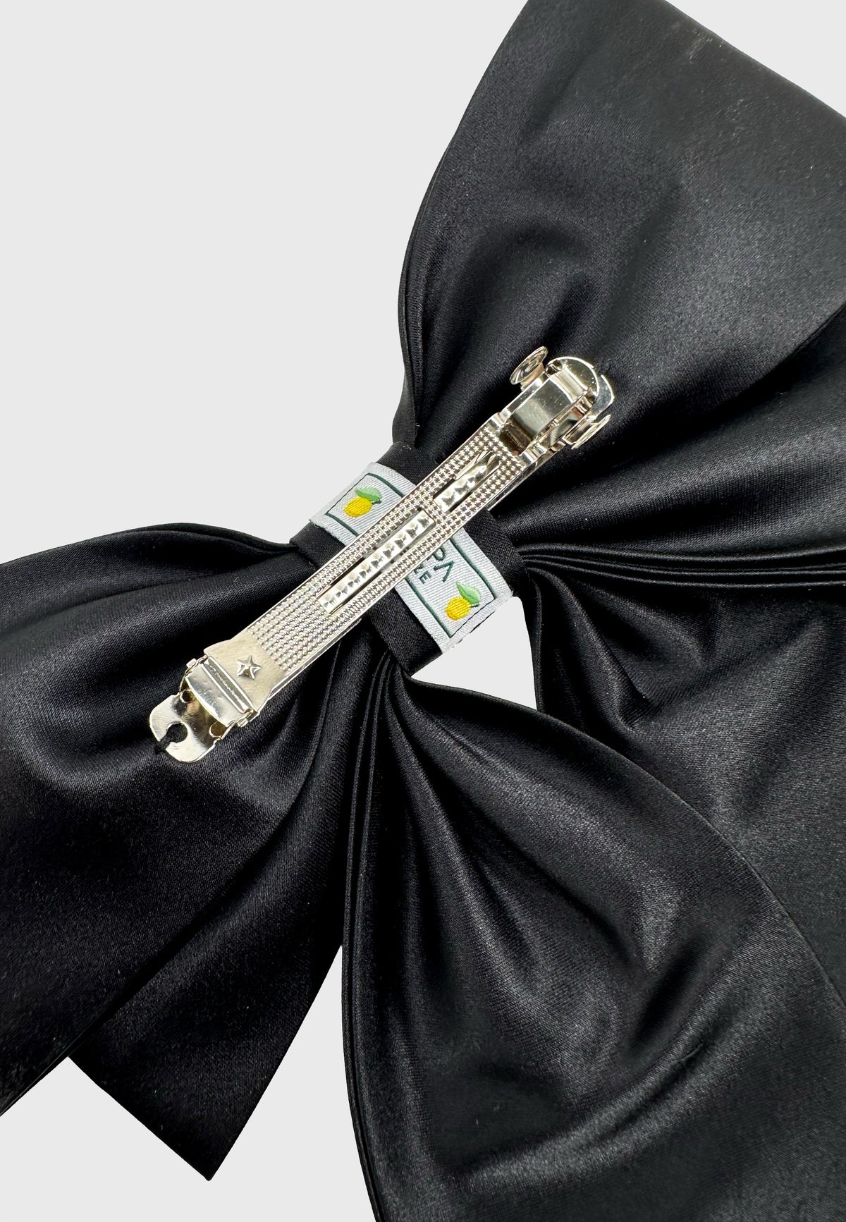 Big Bow - Schwarze Haarklammer mit großer Doppel-Schleife aus Satin