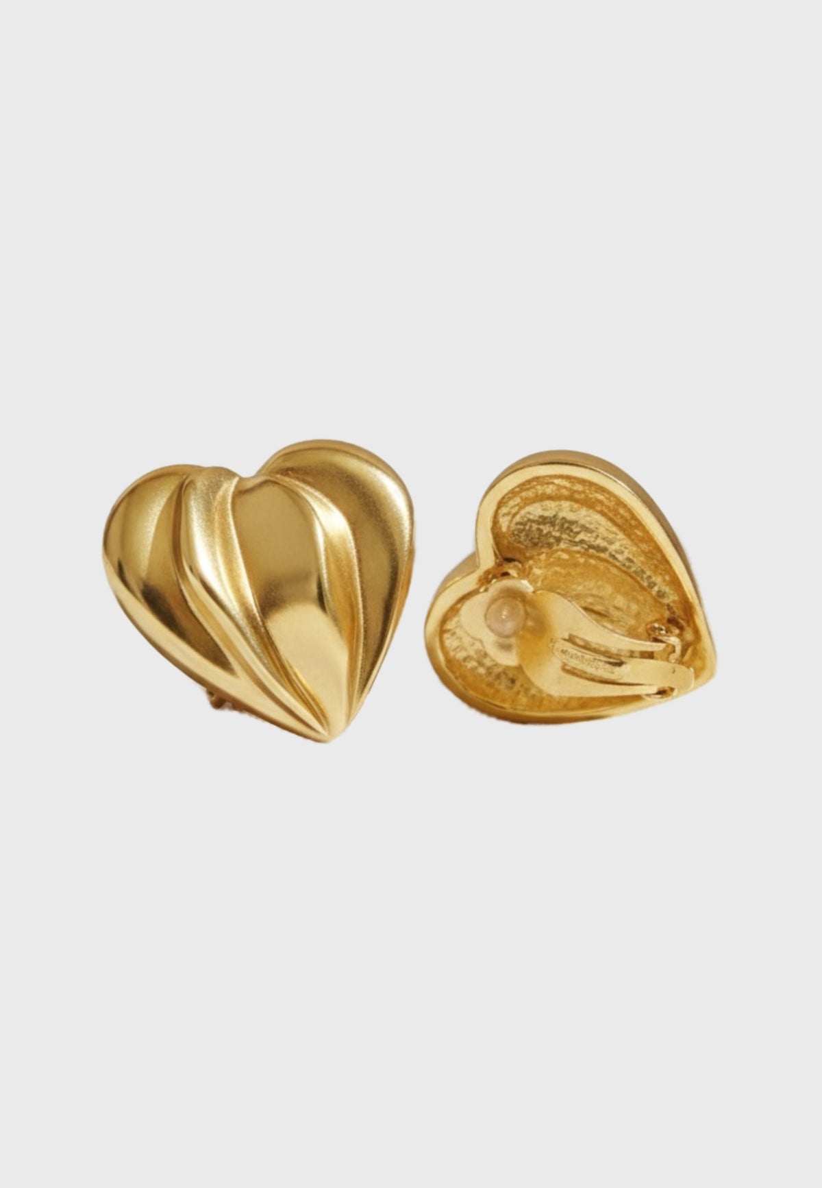 "Milano Edge" – Goldene Herz-Ohrclips