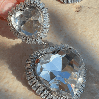 "Amore per sempre" - Funkelnde Statement-Ohrclips mit Kristallen