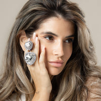 "Amore per sempre" - Funkelnde Statement-Ohrclips mit Kristallen