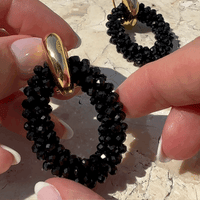 Cocktail @ Ciprian - Vergoldete Creolen aus schwarzen Kristallen - Filippa Firenze